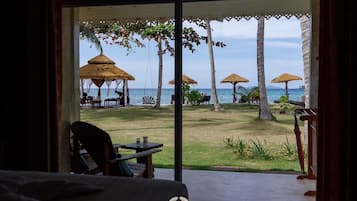Beachfront Villa with Sea View | Living area