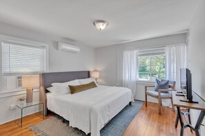 2 makuuhuonetta, työpöytä, silitysrauta/-lauta, ilmainen Wi-Fi