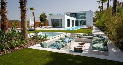 20 minutes de Sitges/Voiture Spectaculaire!! Villa Blue Sky Design Ă
