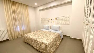 2 Schlafzimmer, Schreibtisch, Bügeleisen/Bügelbrett, WLAN