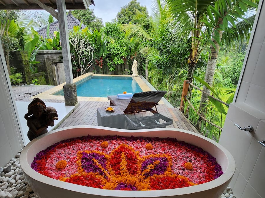 Vila exclusiva, 1 cama King, para não fumantes, piscina particular | Banheira de imersão