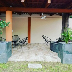 Exterior - Victor Farias (Zihuatanejo)