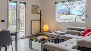 TV - Casa Ulivo by Interhome (Porlezza)