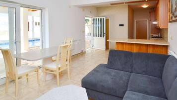 Televisio, pöytäjalkapallopöytä