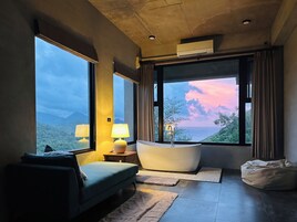 Elite Double Room | Free WiFi