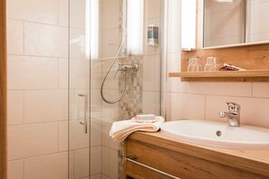 مجففات شعر، مناشف