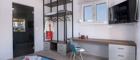 3 chambres, coffre-fort, fer et planche à repasser