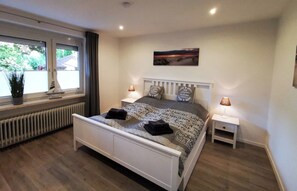 1 bedroom, travel cot, free WiFi, bed sheets