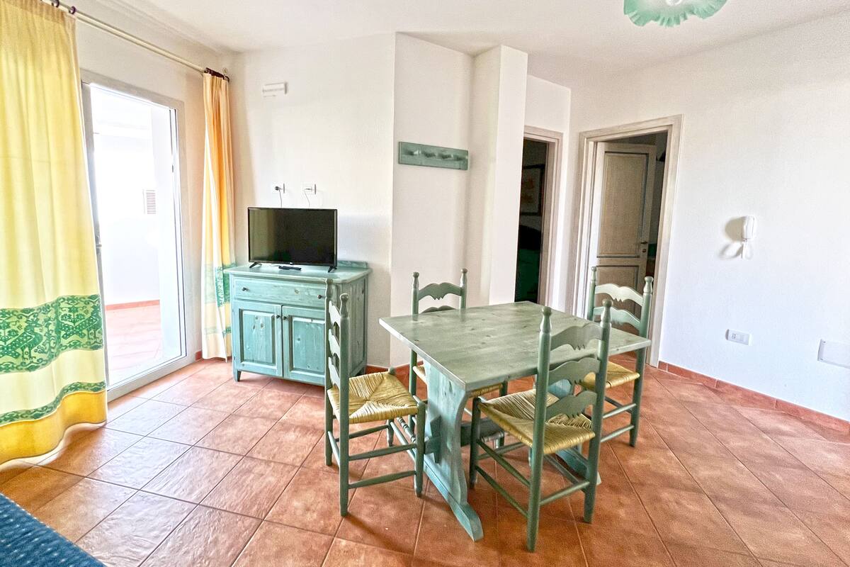 Basic Apartment, 1 Bedroom | Living area