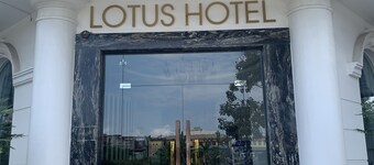 Lotus Hotel & Apartment