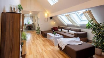 Smart-TV, Bücher, Stereoanlage