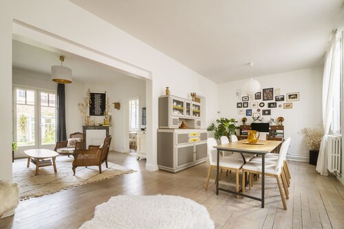 Belle maison de ville, jardin, proche hyper centre