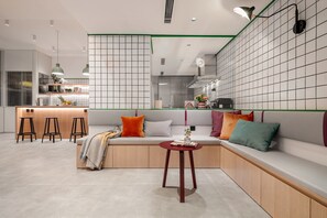 Coin salon dans le hall