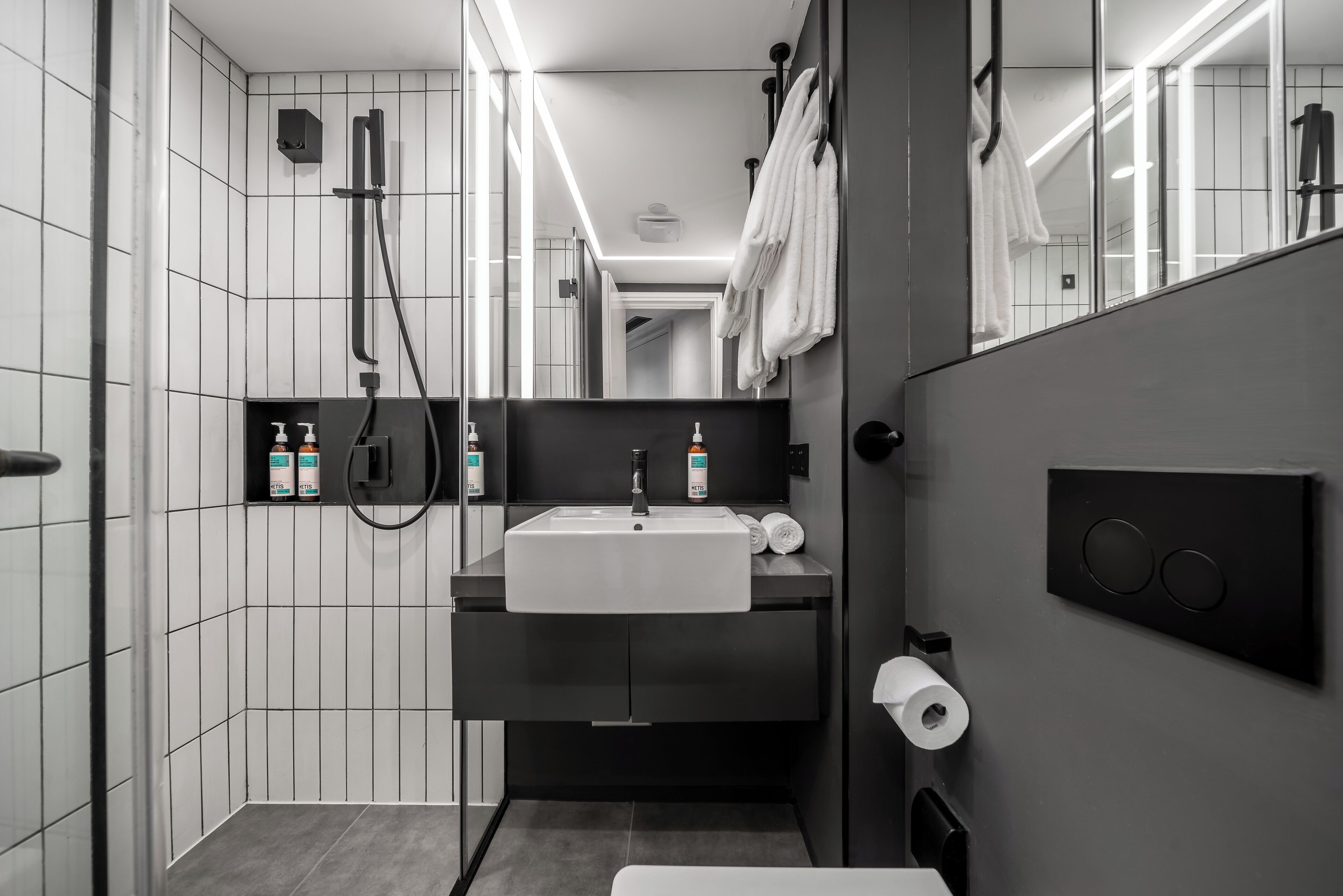 Standard Studio | Bathroom | Free toiletries, hair dryer, slippers, towels