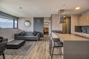 Smart-TV, Tischtennisplatte