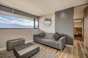 Smart-TV, Tischtennisplatte