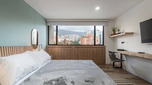 1 bedroom, desk, iron/ironing board, travel cot - Go Living 914 · 9th floor Luxury loft w/ kitchenette, AC & cowork (Medellín)