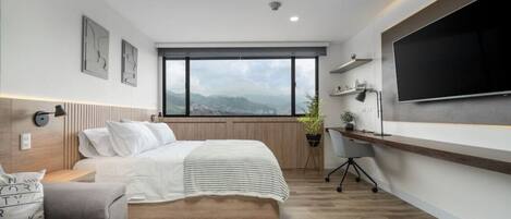 1 Schlafzimmer, Schreibtisch, Bügeleisen/Bügelbrett, Reisekinderbett