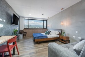 1 Schlafzimmer, Schreibtisch, Bügeleisen/Bügelbrett, Reisekinderbett