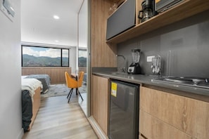 1 Schlafzimmer, Schreibtisch, Bügeleisen/Bügelbrett, Reisekinderbett