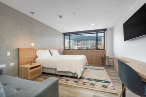 1 bedroom, desk, iron/ironing board, travel cot - Go Living 1310 · Apt loft near Milla de Oro with co-work and GYM (Medellín)