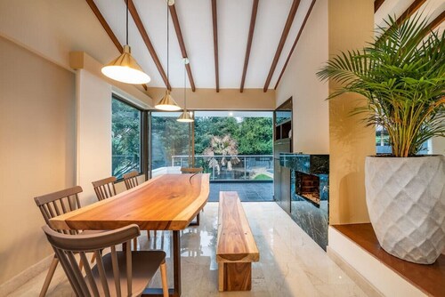 Casa Terracina · ★Amazing 5BR Mansion with private Pool &★