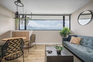 Smart TV, ping pong, offices