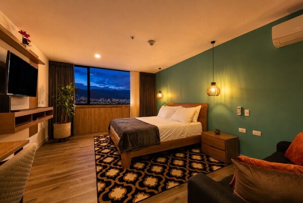 1 bedroom, desk, iron/ironing board, travel cot - Go Living 1316 · New Loft near Milla de Oro AC, GYM and coworking (Medellín)