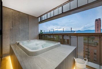 Bain à remous extérieur
