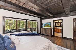 8 bedrooms, WiFi