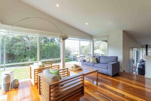 Smart TV, fireplace, DVD player, books