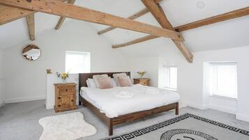 Cottage | 2 bedrooms, individually decorated, individually furnished, free WiFi