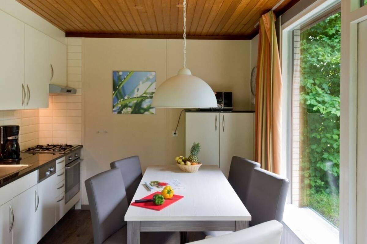 Bungalow (6-persoons hondenbungalow) | Interior
