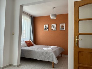 1 bedroom, free WiFi, bed sheets