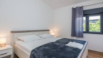 Economy-Apartment (A2) | 2 Schlafzimmer, kostenloses WLAN, Bettwäsche