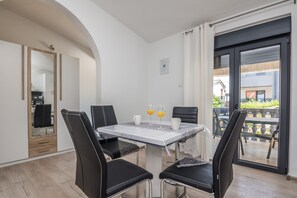 Apartamento econômico (A2) | Sala de jantar