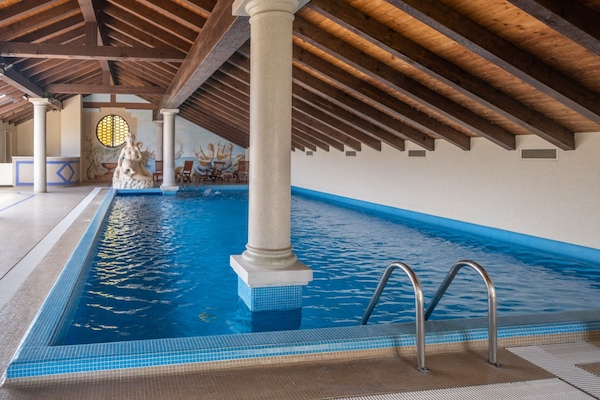 Una piscina techada