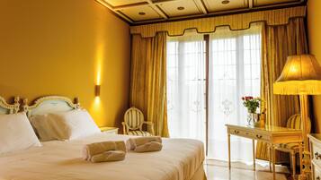 Superior tweepersoonskamer, 1 queensize bed | Een minibar, een kluis op de kamer, gratis wifi, beddengoed