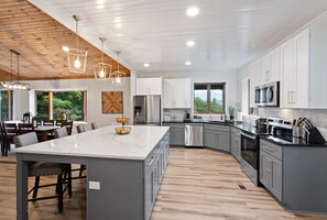 Private kitchen - Stunning Views! Huge 6BR House; Family-Friendly! (Cherry Log)