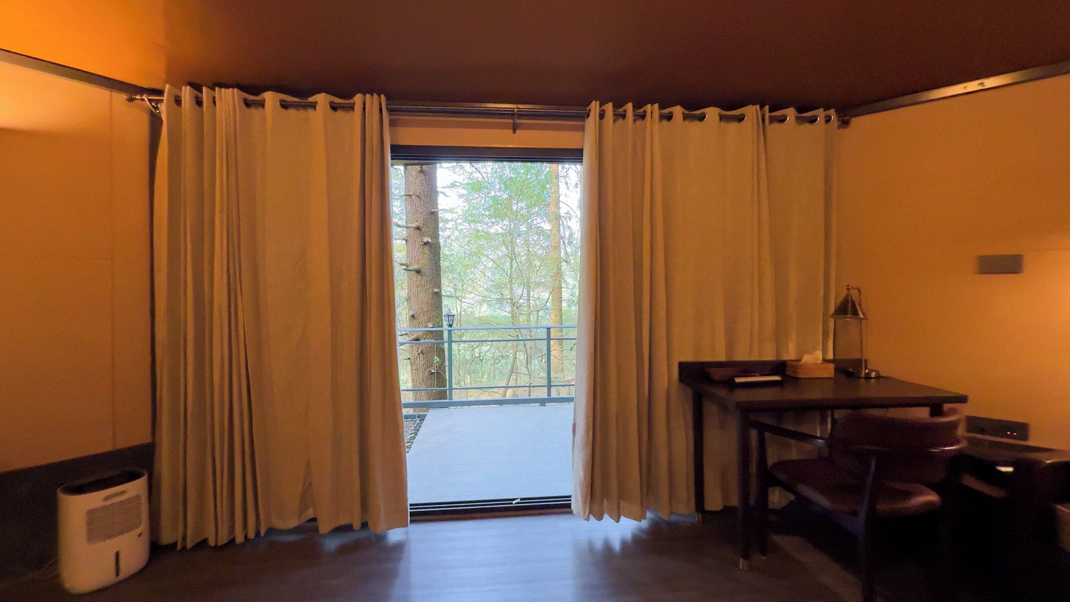 Zenith Luxury Cottage | Desk, iron/ironing board, free WiFi, bed sheets