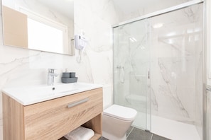 Minibar, in-room safe, desk, free WiFi - Adeje Plaza (Adeje)
