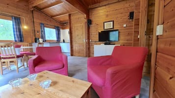 Smart TV, DVD player, books, stereo