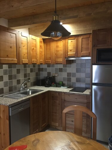 Ideal apartment for a family of 4 near Formigal ski resort Biescas Pyrenees.