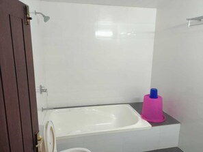 Deluxe Room | Bathroom - Rain Homestay (Ambalapuzha)