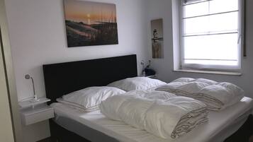 2 bedrooms, travel cot, free WiFi, wheelchair access