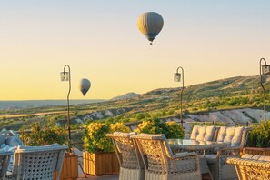 Terrace/patio - Cappadocia Pegasos Cave Suite Hotel  (Nevsehir)