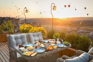 Terrace/patio - Cappadocia Pegasos Cave Suite Hotel  (Nevsehir)