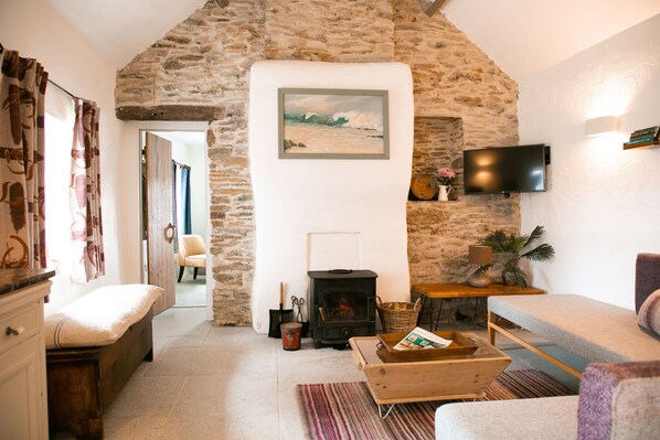 Smart-TV, Kamin, Stereoanlage