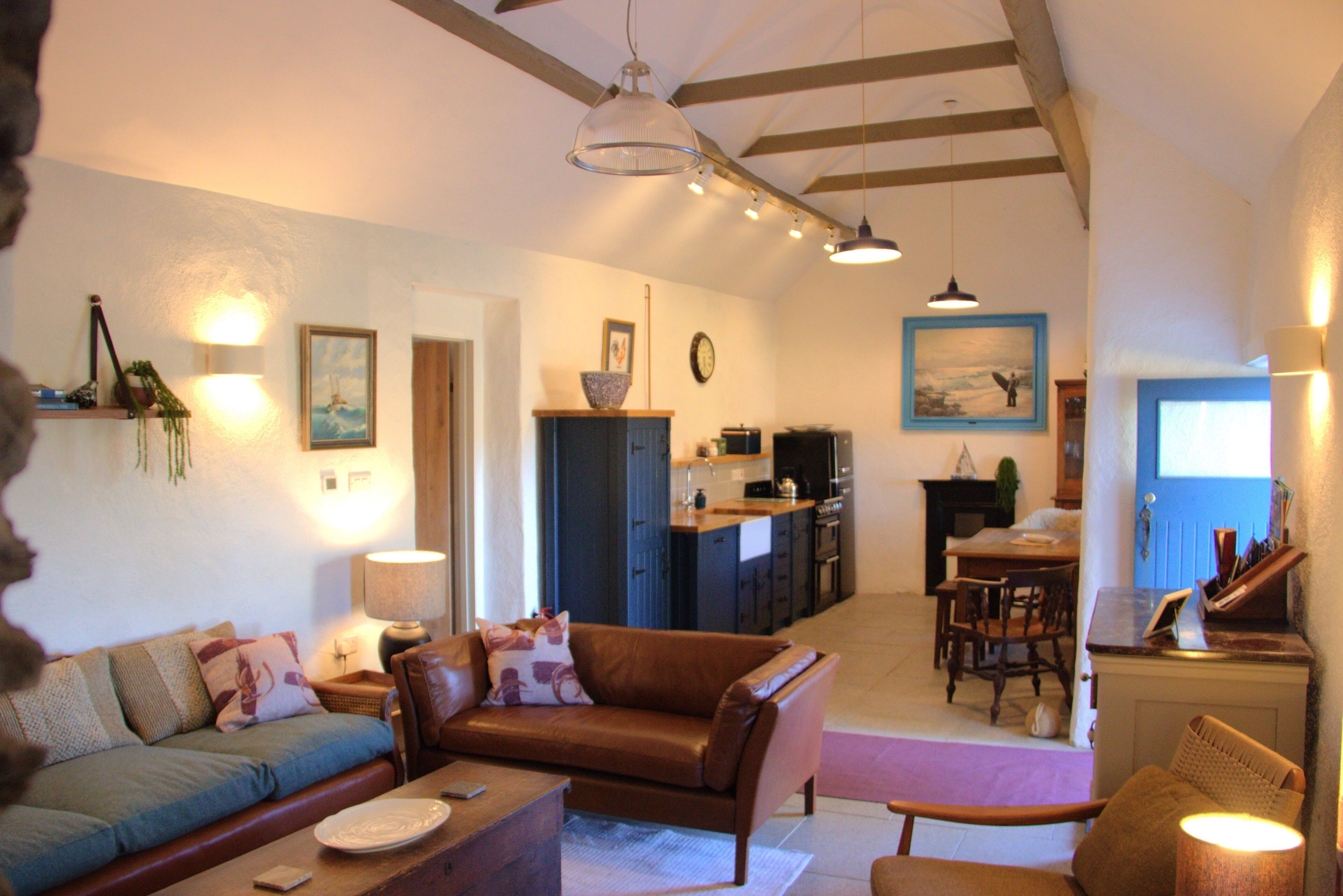 Smart TV, fireplace, stereo