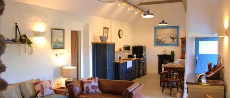 Smart TV, fireplace, stereo